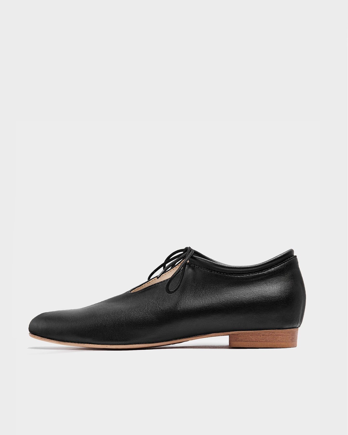 Akira Pumps Black Nopal wiązane baleriny ze skóry z kaktusa - sample sale
