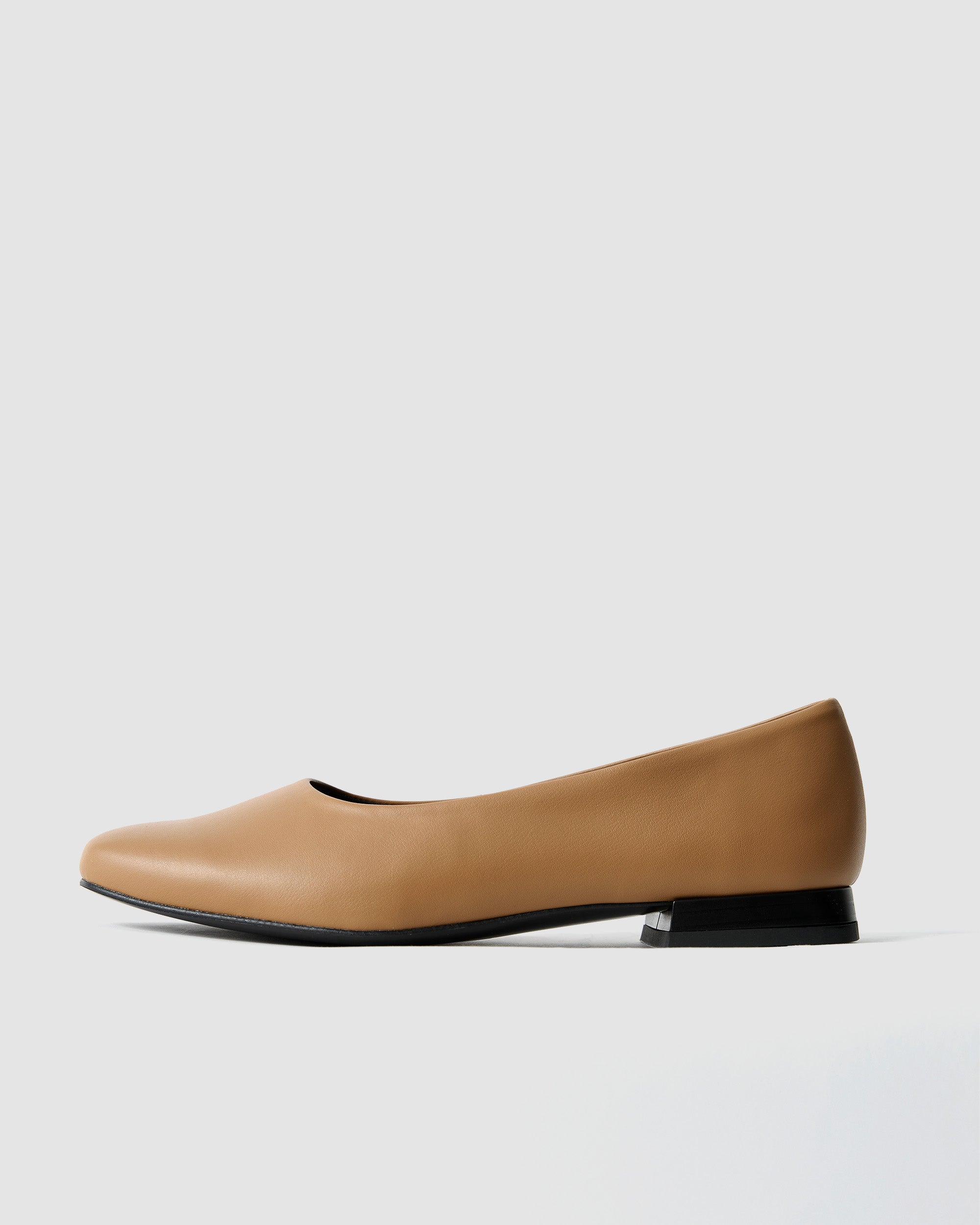 Carmel Diana Pumps beżowe baleriny z kwadratowym noskiem