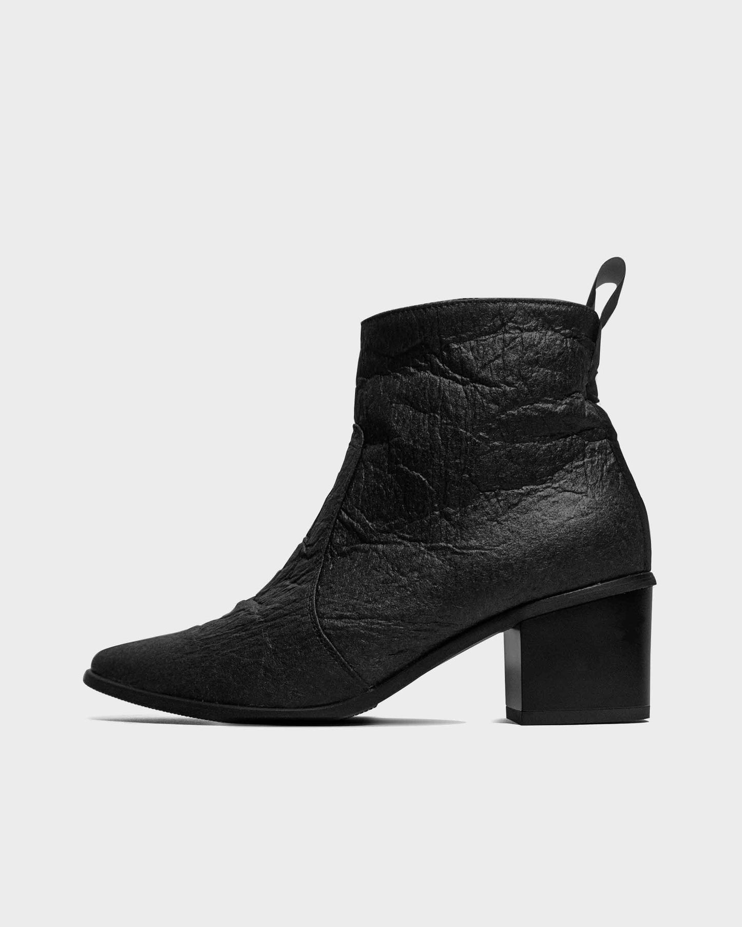 Swan No.1 Black Pina botki ze skóry z ananasa - sample sale