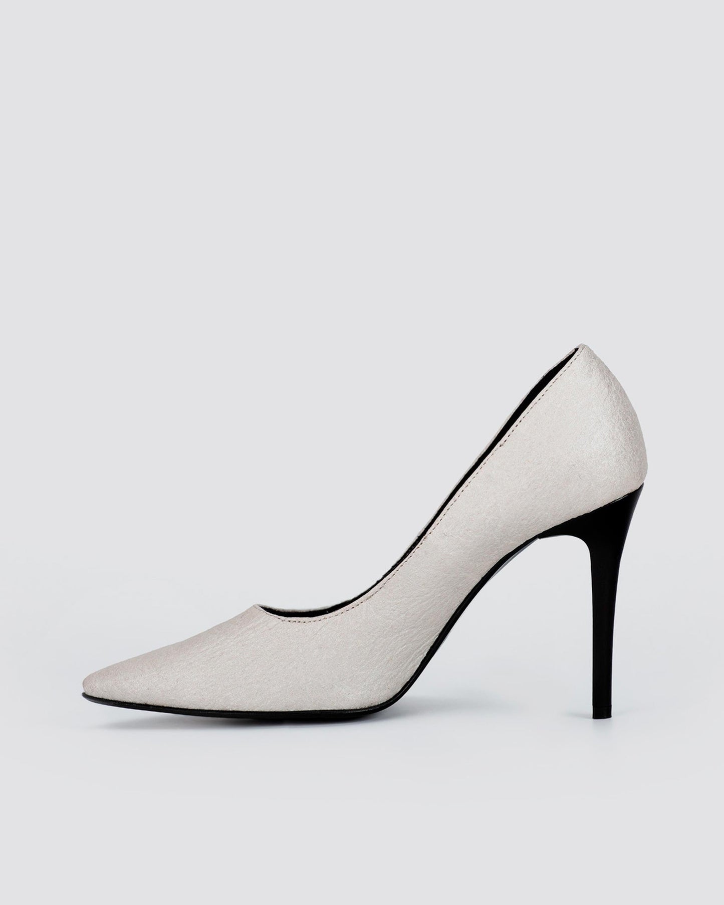 Pearly Chic Pina szpilki ze skóry z ananasa - sample sale