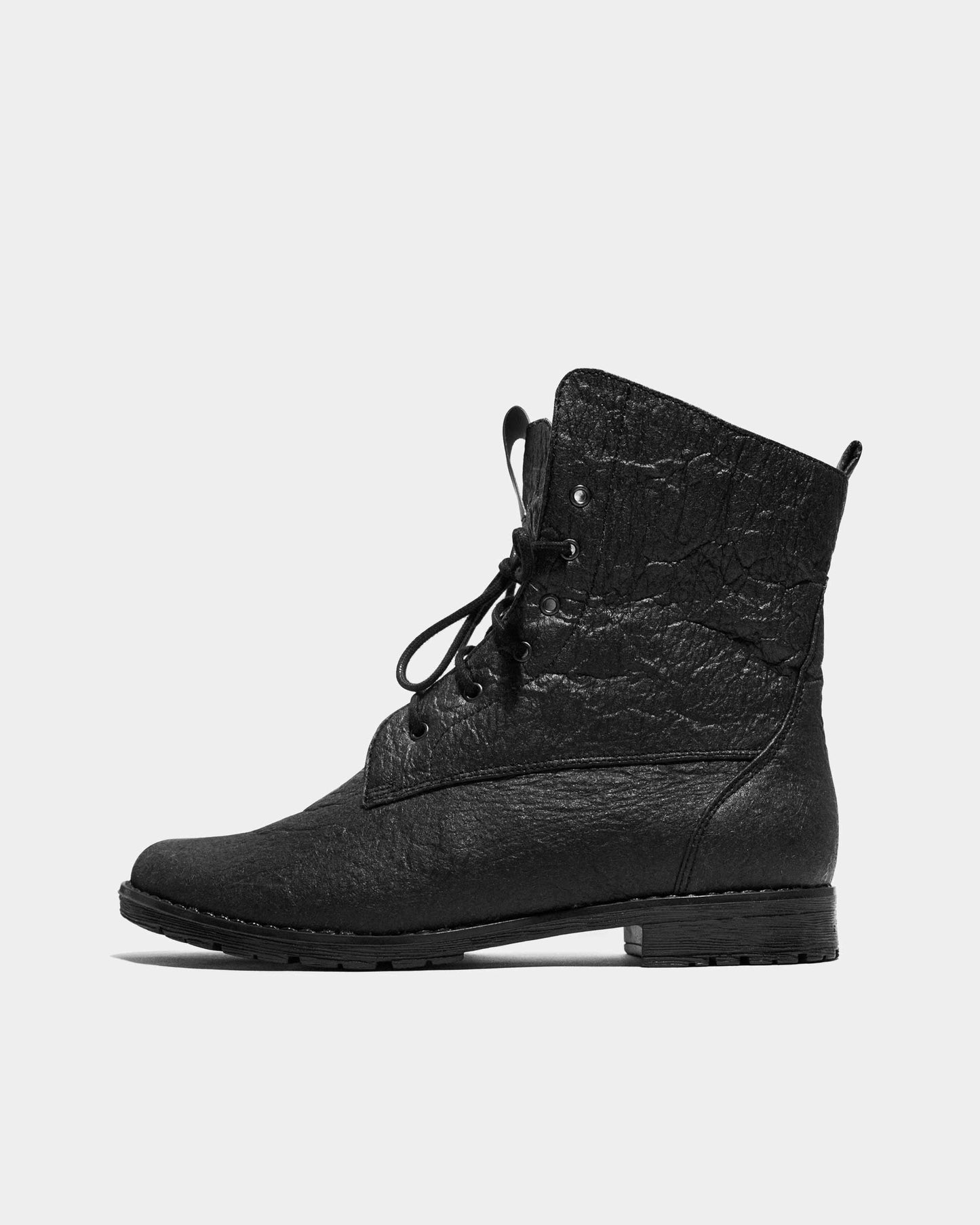 Workers No. 2 Pina Black botki ze skóry z ananasa - sample sale