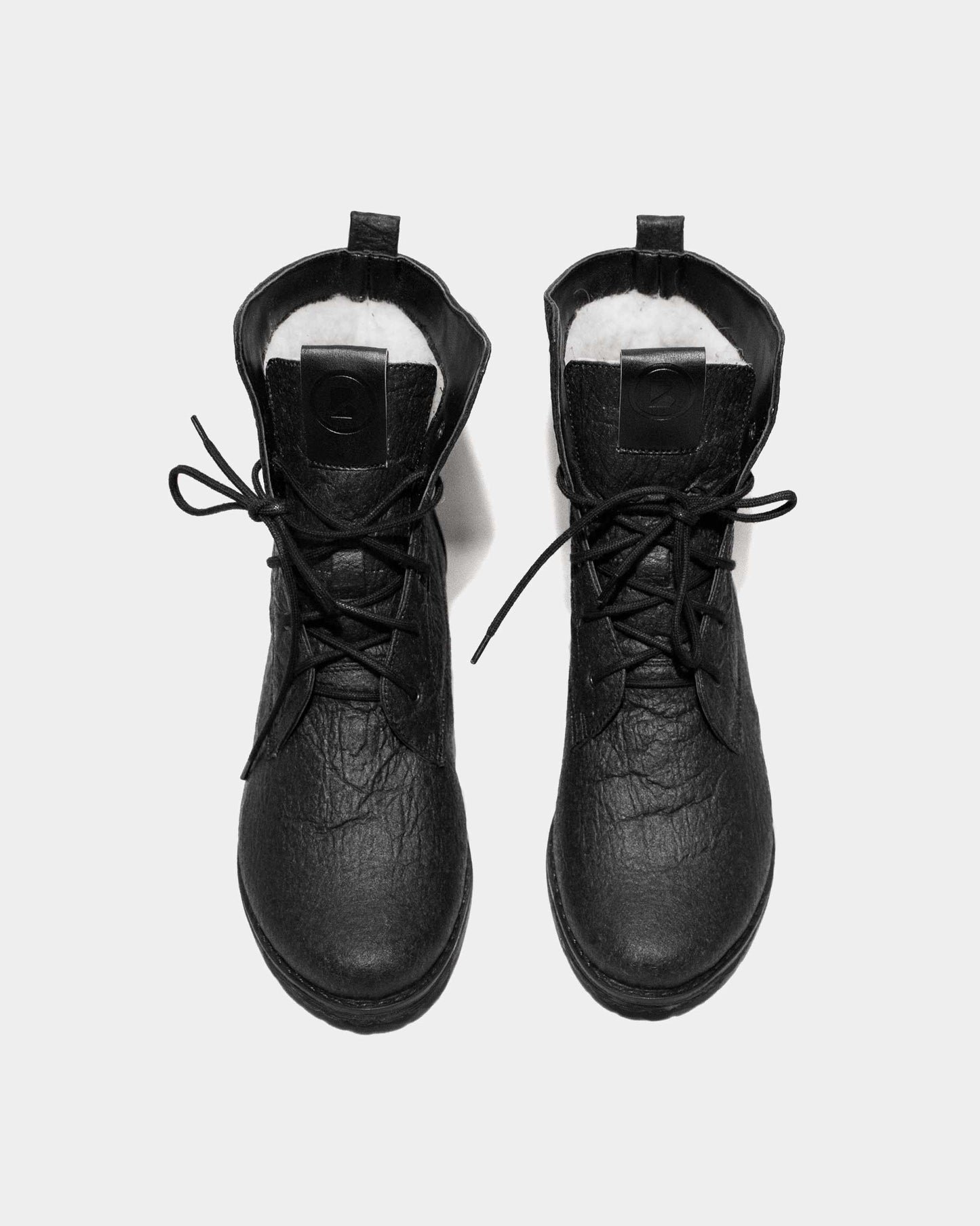 Workers No. 2 Pina Black botki ze skóry z ananasa - sample sale