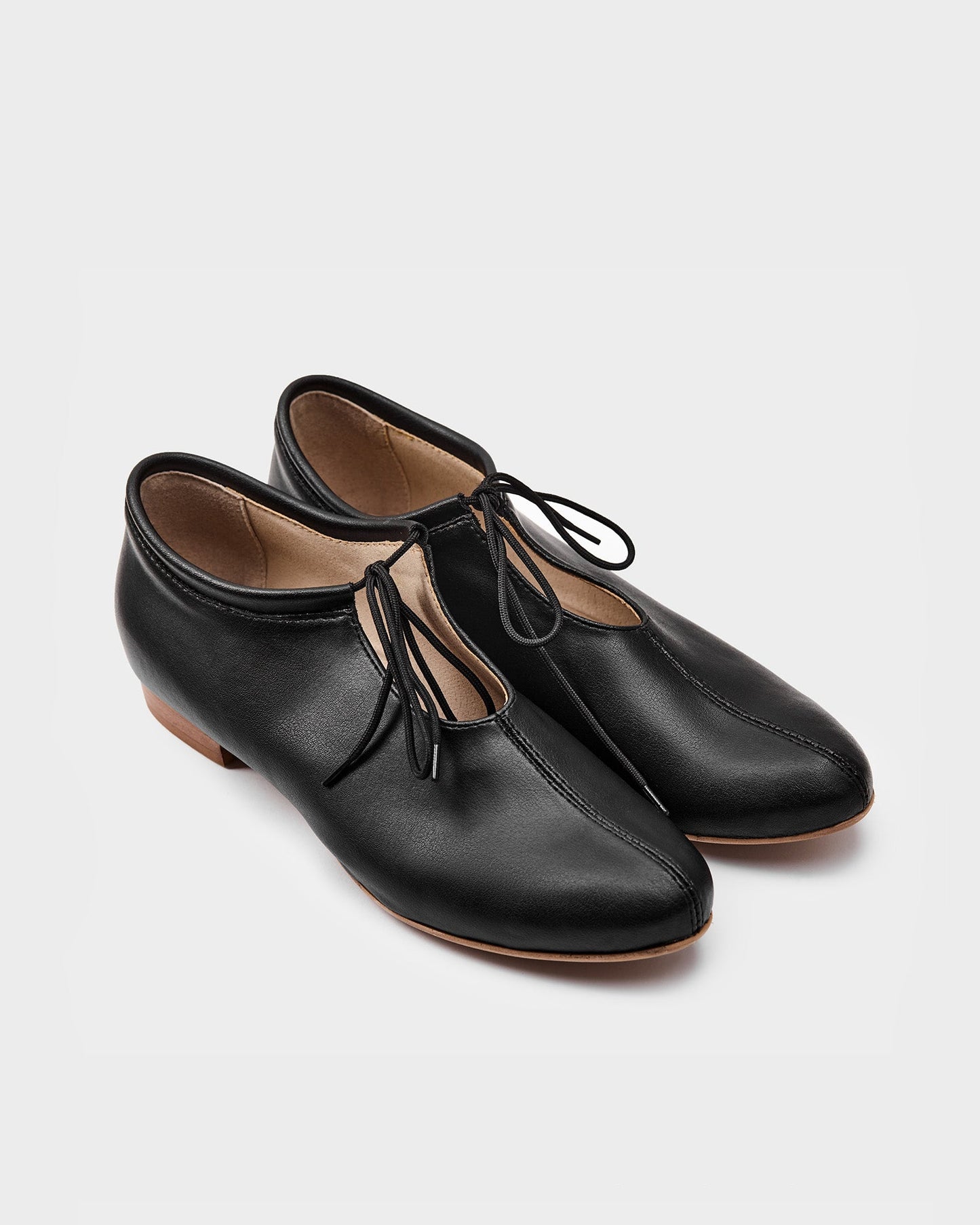 Akira Pumps Black Nopal wiązane baleriny ze skóry z kaktusa - sample sale
