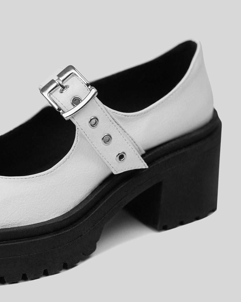 Squared Mary Jane Pumps White ze skóry z winogron - sample sale