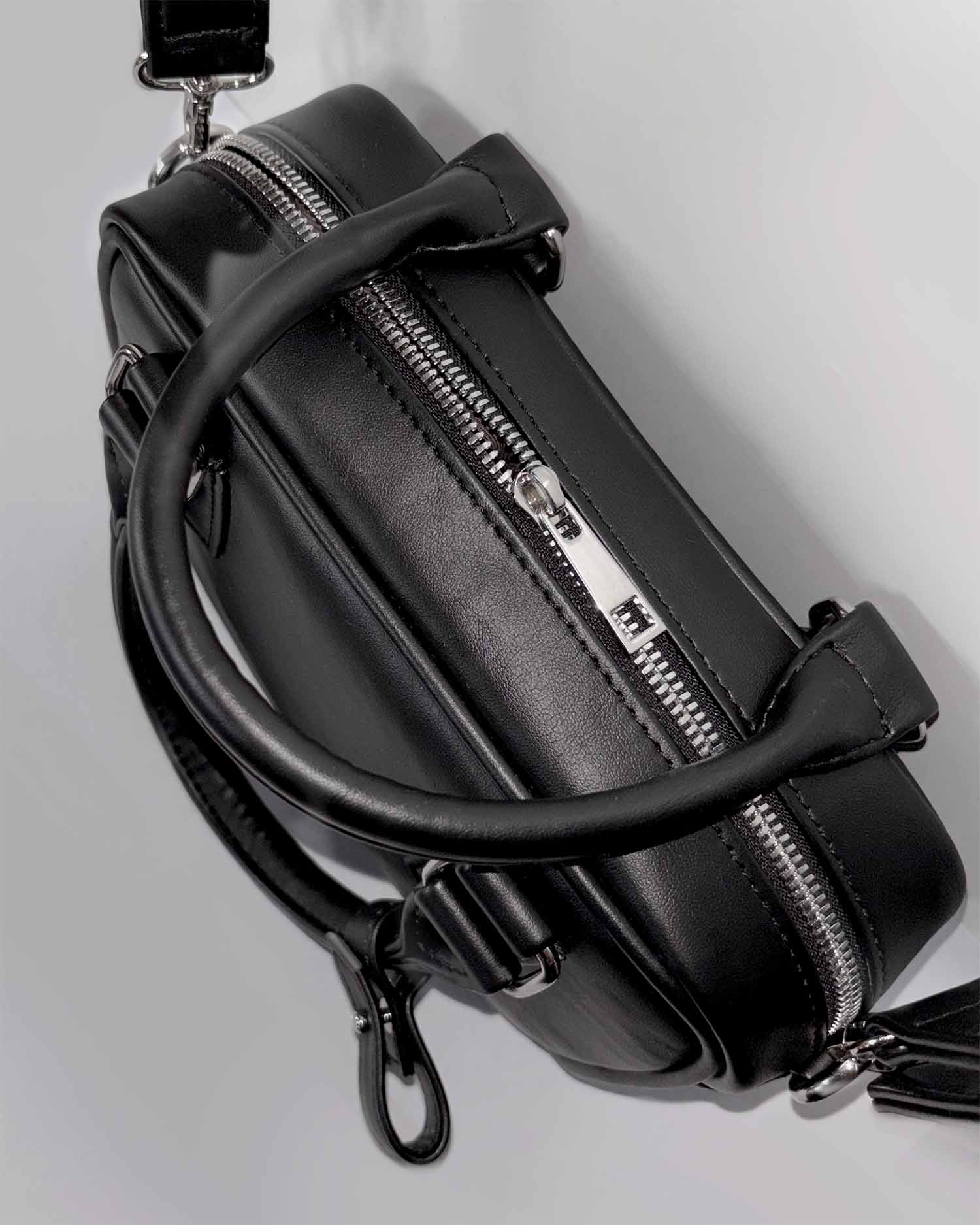 Boxy Bag torebka z roślinnej skóry - widok z tyłu