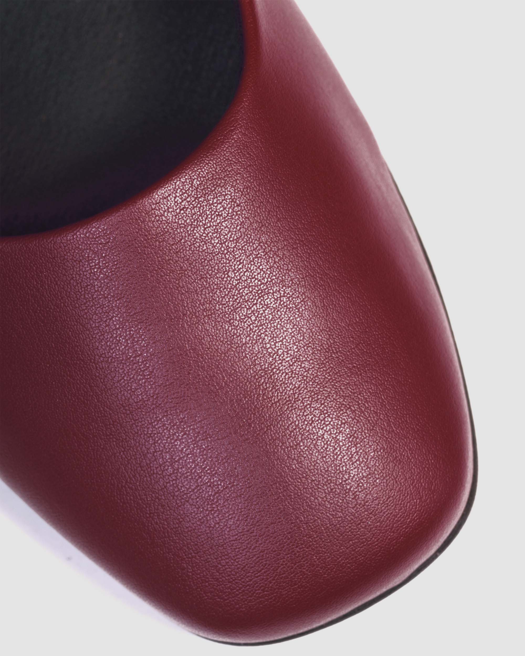 Baleriny Cherry Mary Jane Pumps