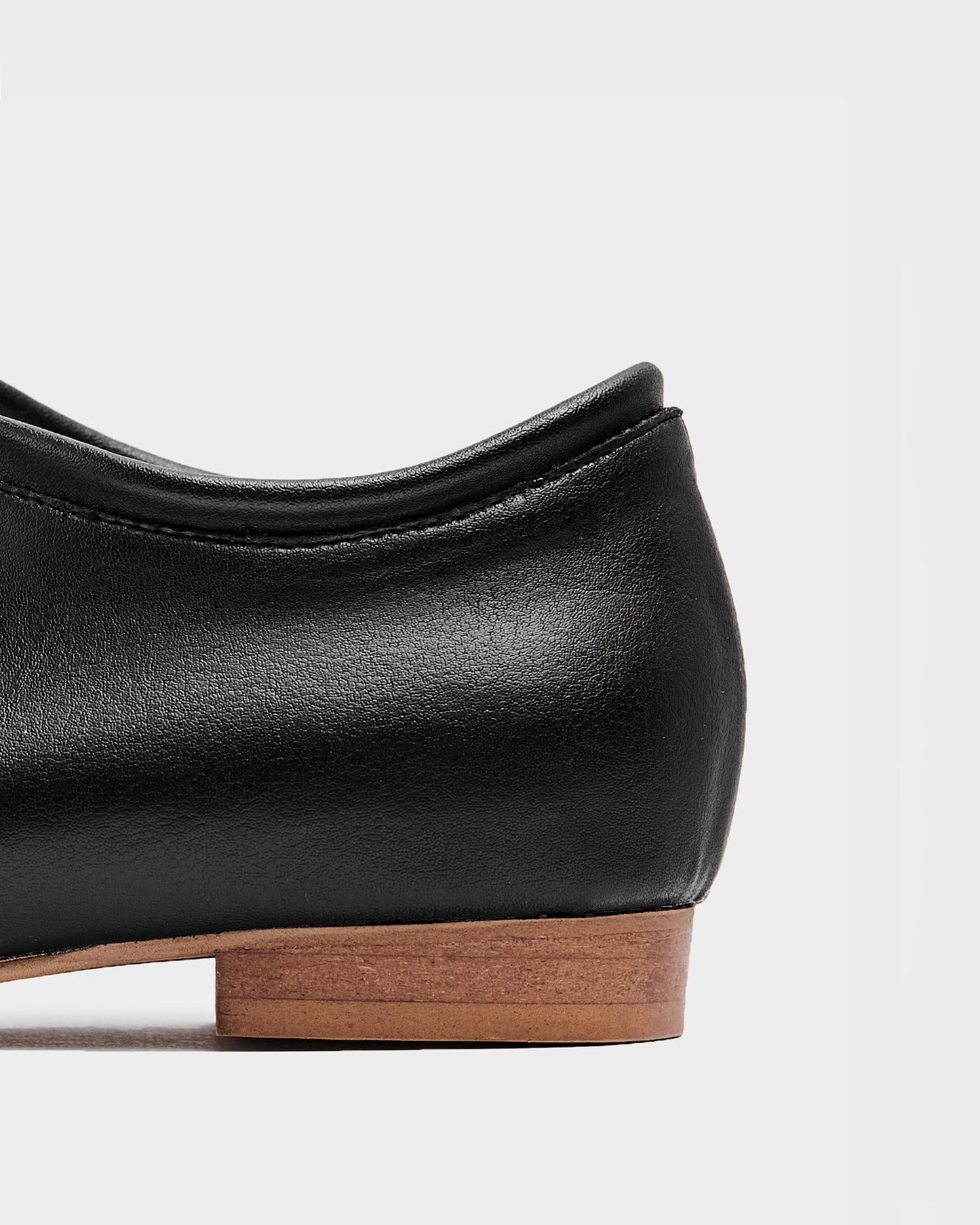 Akira Pumps Black Nopal wiązane baleriny ze skóry z kaktusa - sample sale