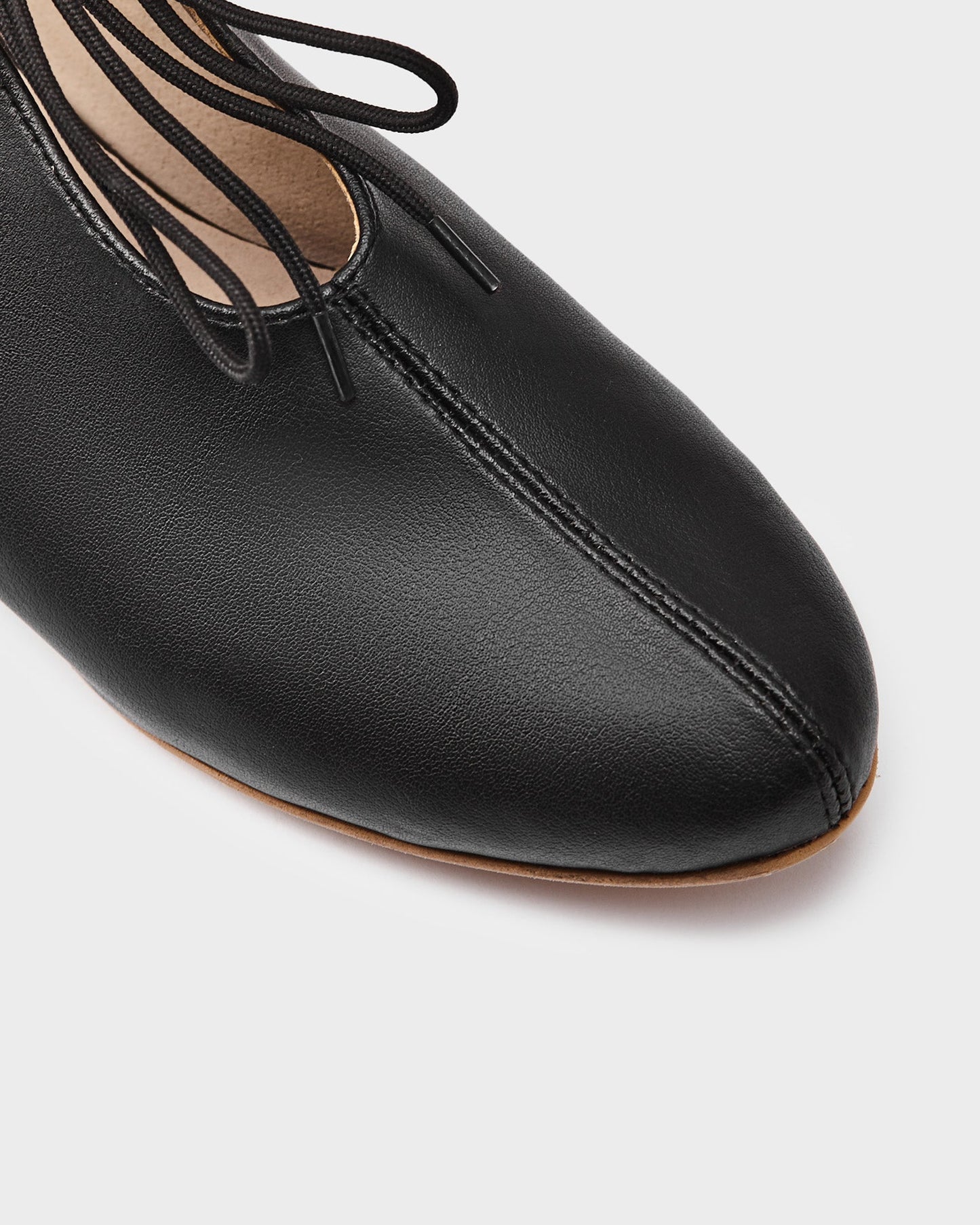 Akira Pumps Black Nopal wiązane baleriny ze skóry z kaktusa - sample sale