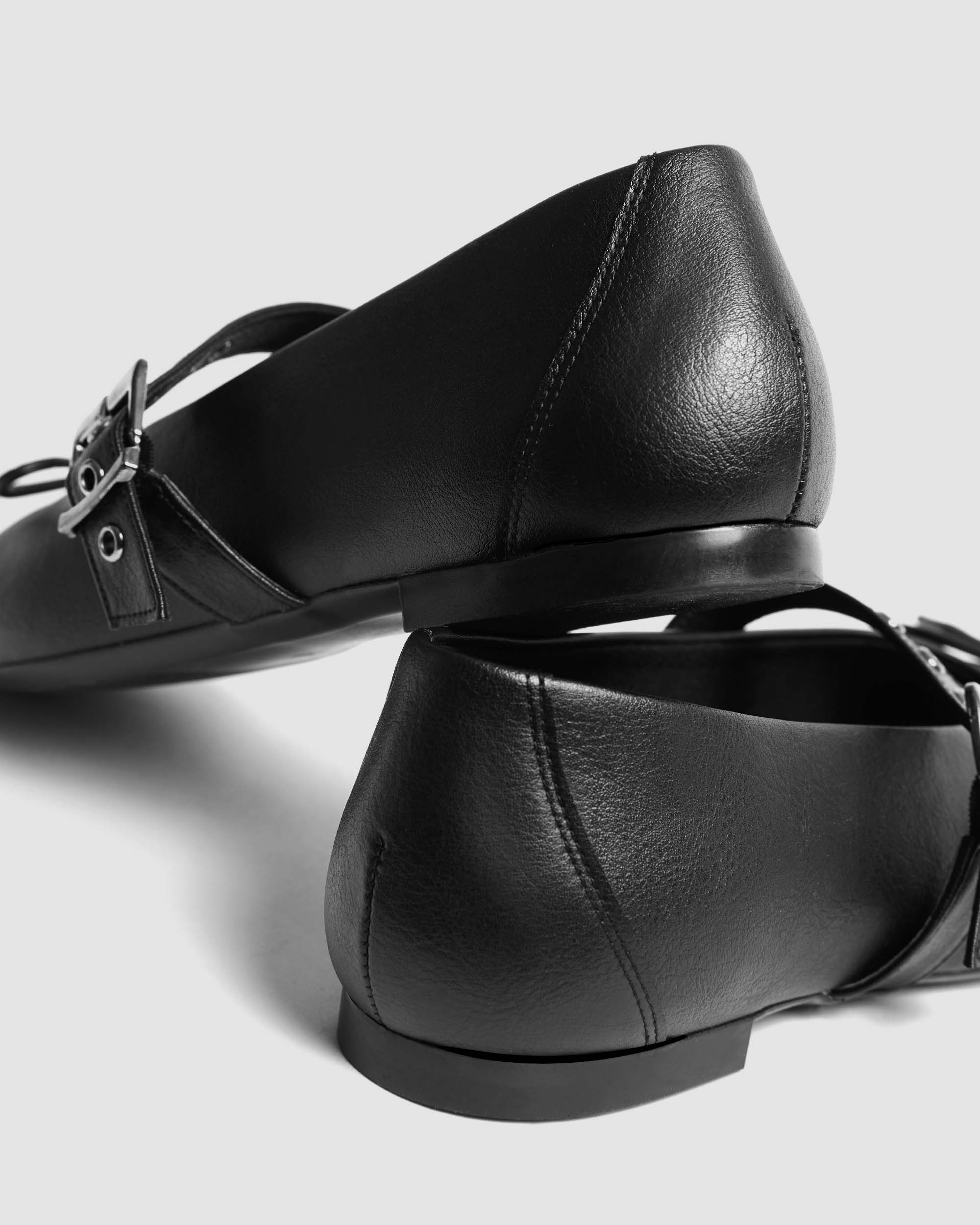 Mara Pumps czarne baleriny z kokardką