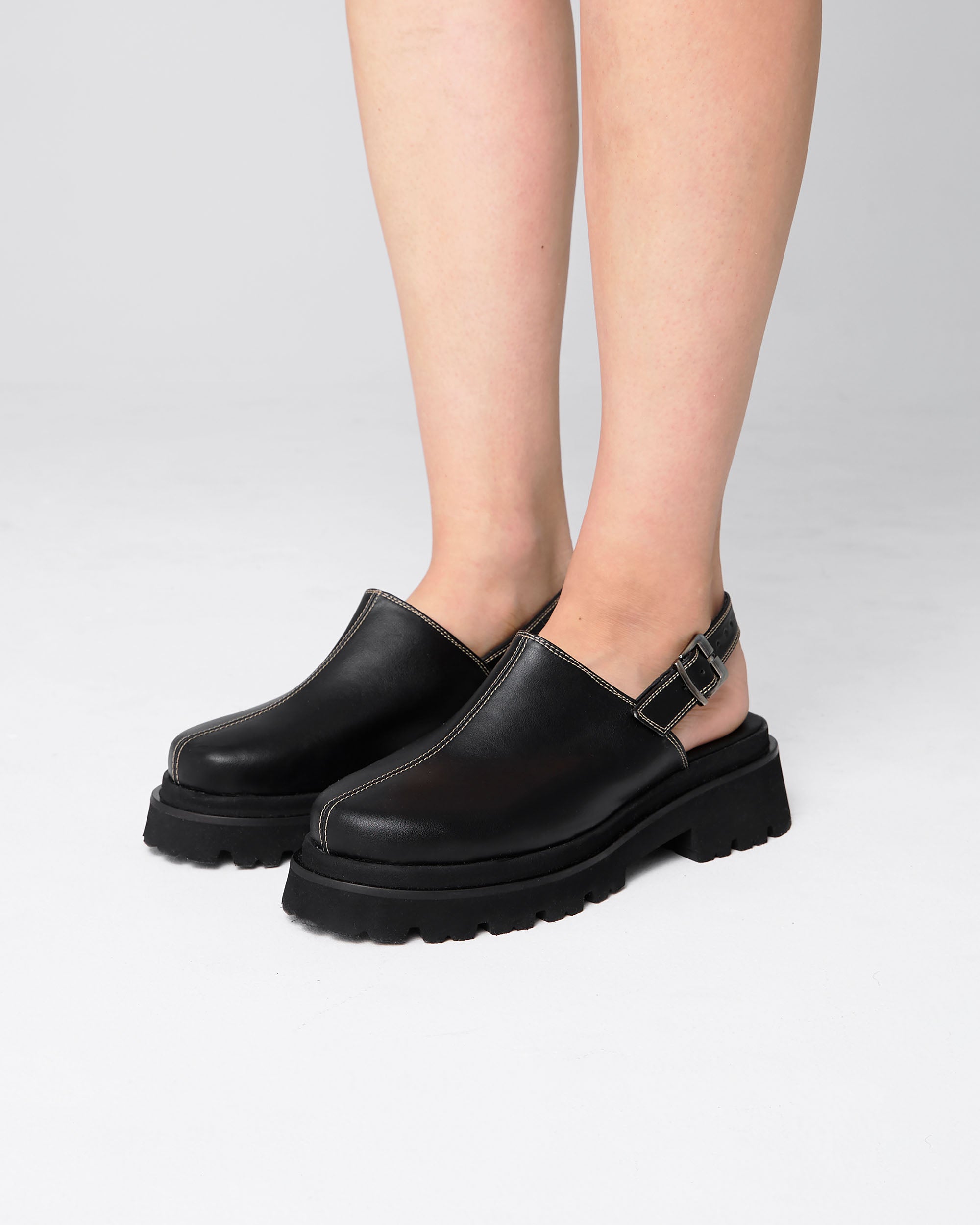 Urban Clogs klapki damskie z zakrytymi palcami