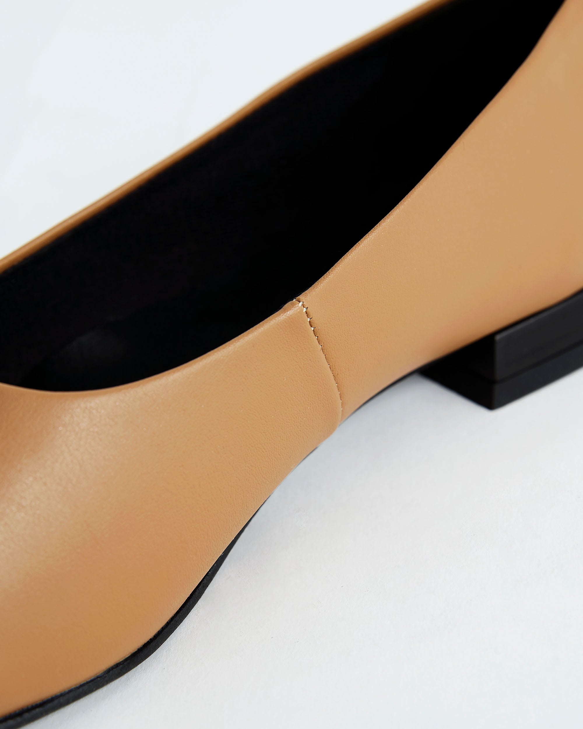 Carmel Diana Pumps beżowe baleriny z kwadratowym noskiem