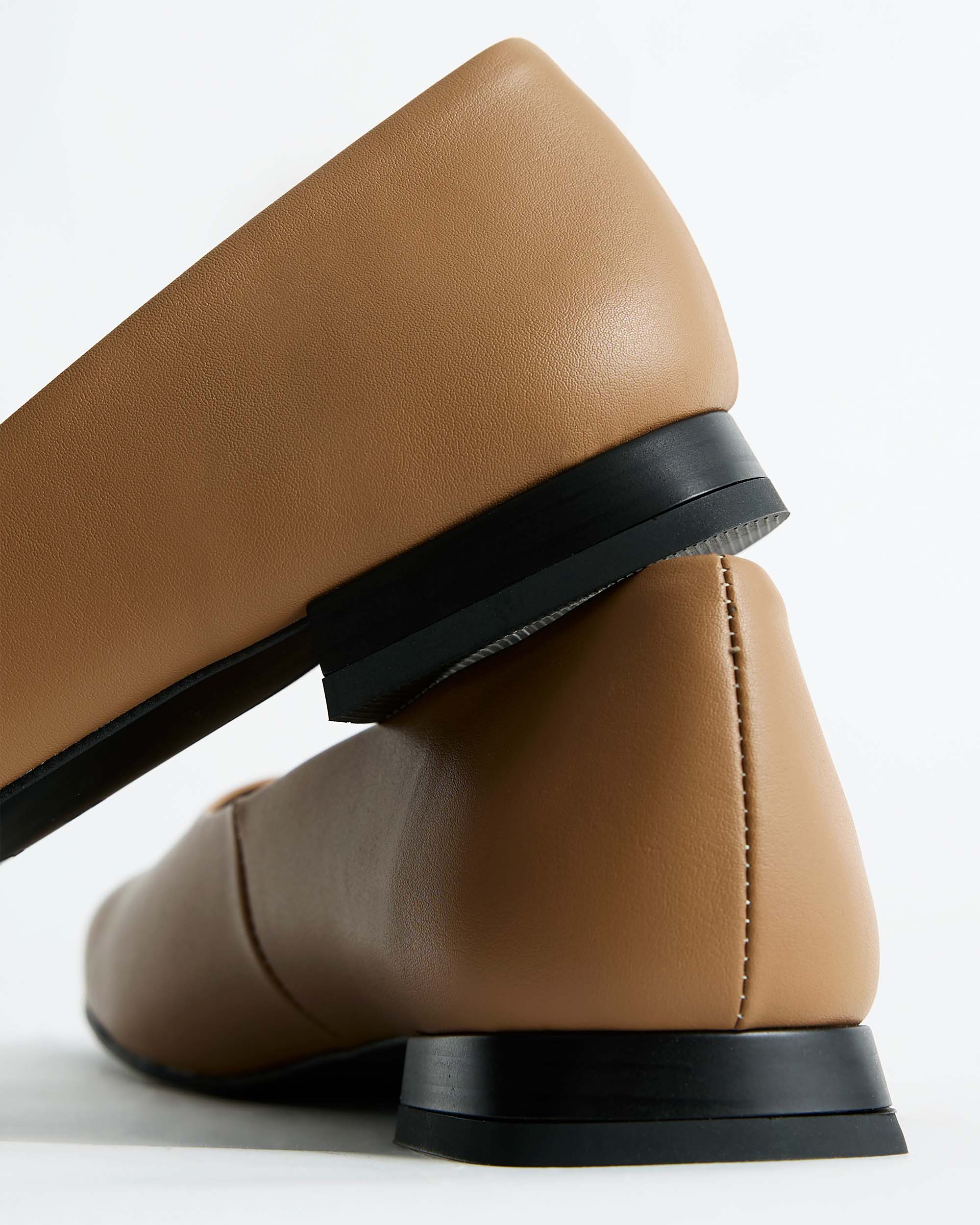 Carmel Diana Pumps beżowe baleriny z kwadratowym noskiem