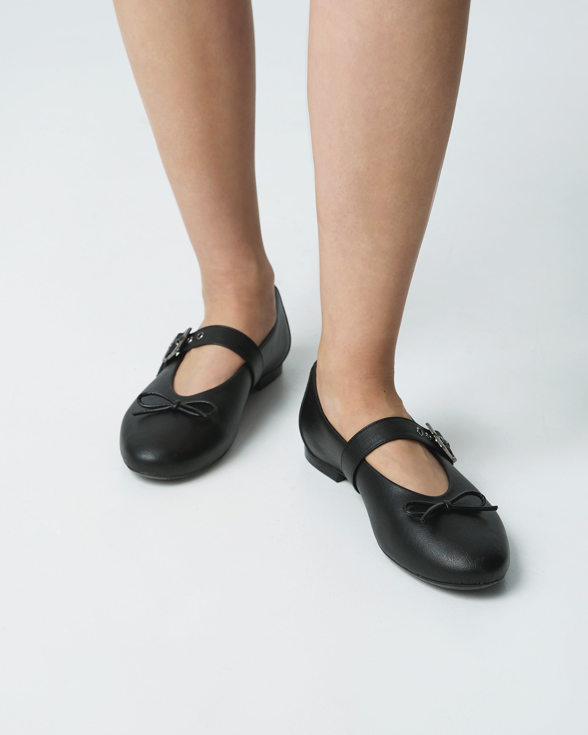 Mara Pumps czarne baleriny z kokardką