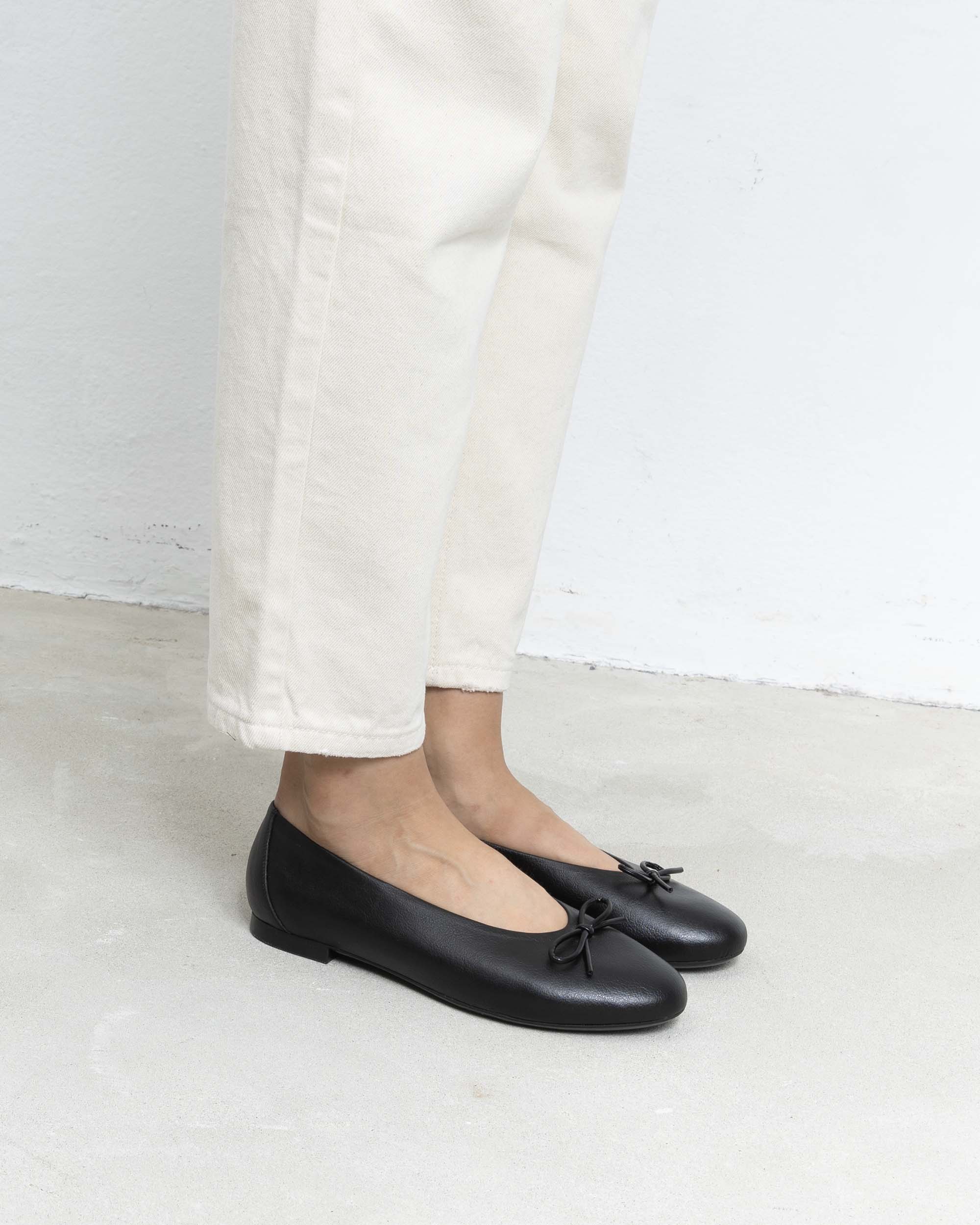 Mossy Pumps Black czarne baleriny z kokardką