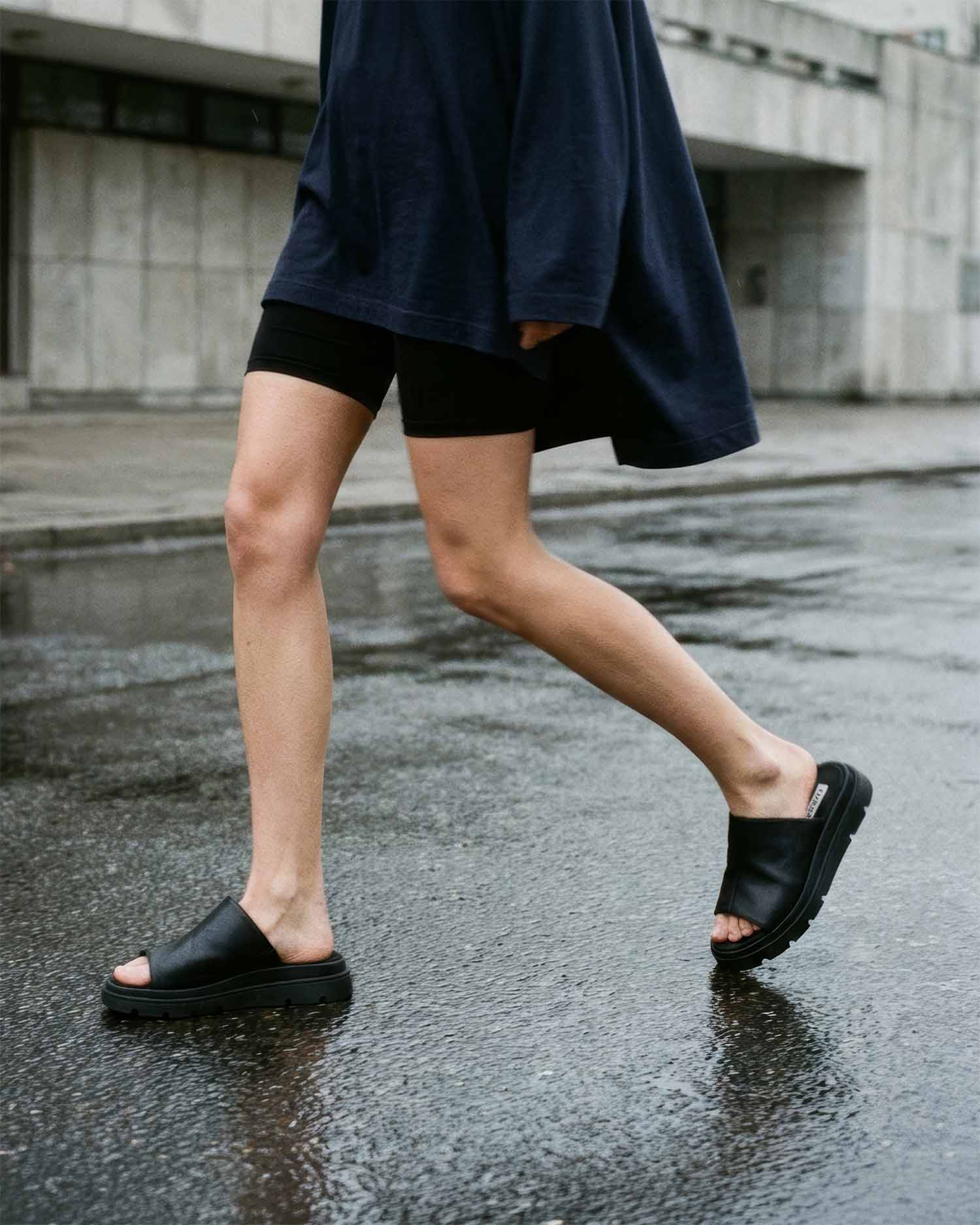 BOHEMA - Kado Slides Klapki Czarne, ze skóry roślinnej, polska rodzinna marka