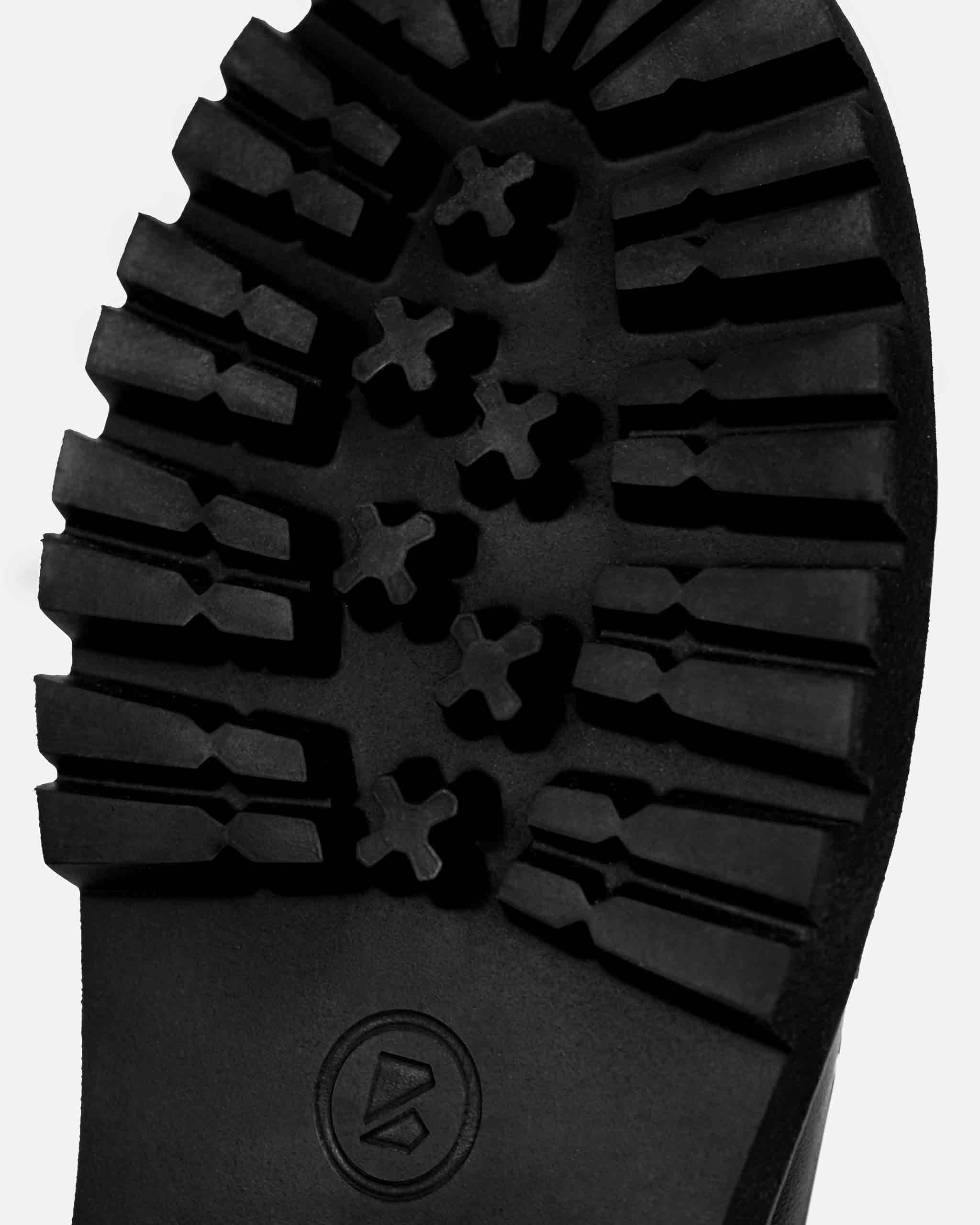 Wegańskie loafersy damskie ze skóry z winogron Chunky Loafers Black