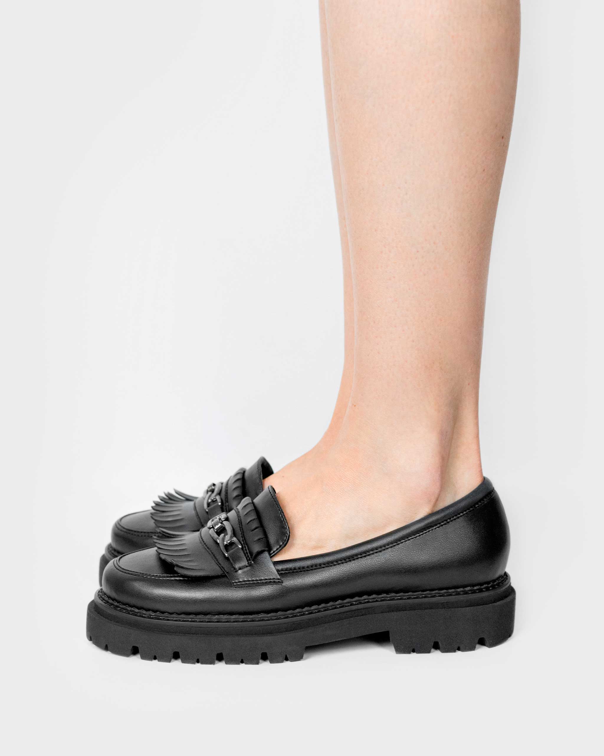Wegańskie loafersy damskie ze skóry z winogron Chunky Loafers Black