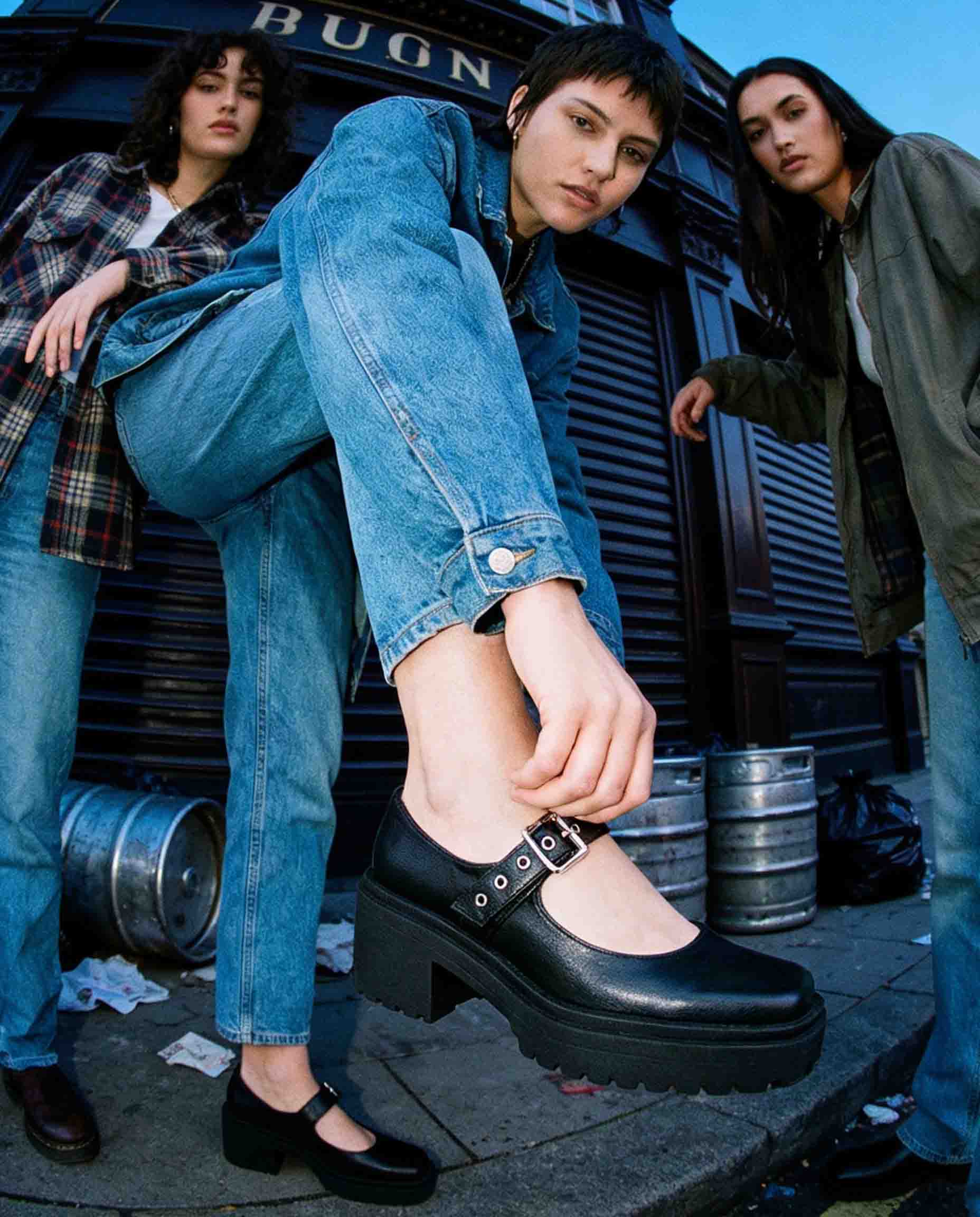 Squared Loafers Black czarne mokasyny ze skóry z winogron