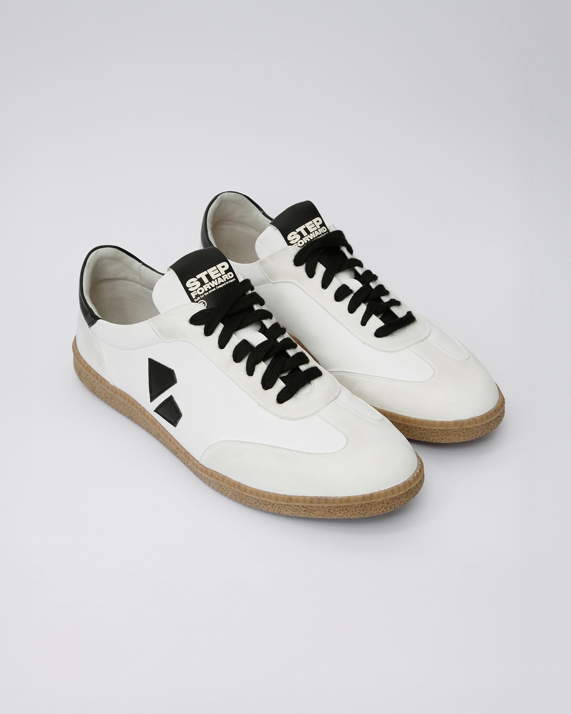 Brava Sneakers White Black