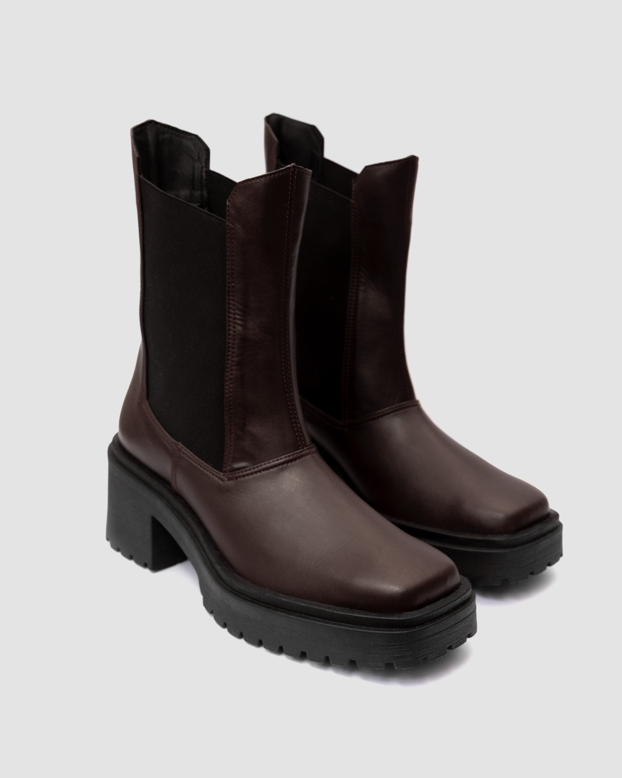 Squared Chelsea Boots Chocolate