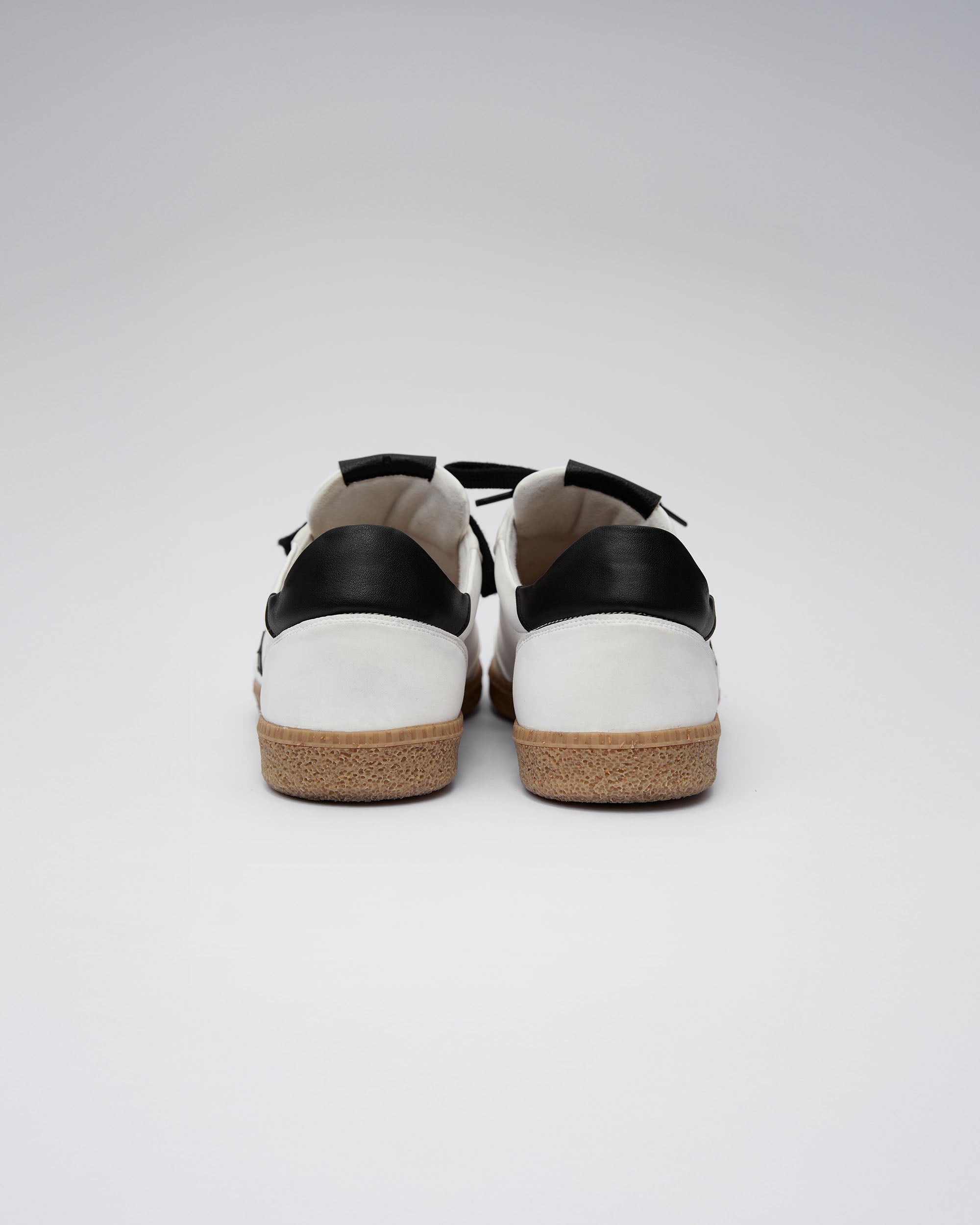 Brava Sneakers White Black