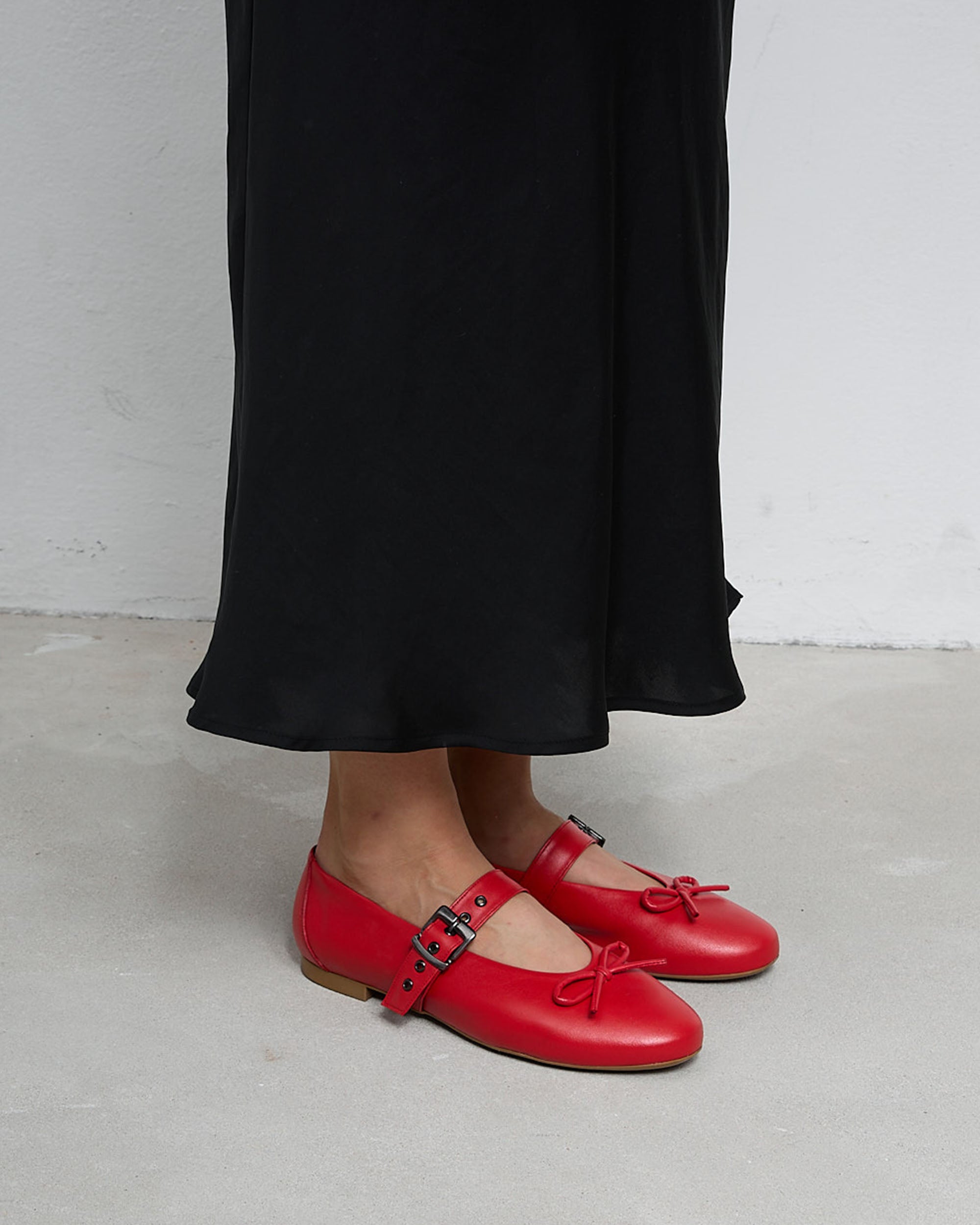 Mara Pumps Red czerwone baleriny z paskiem