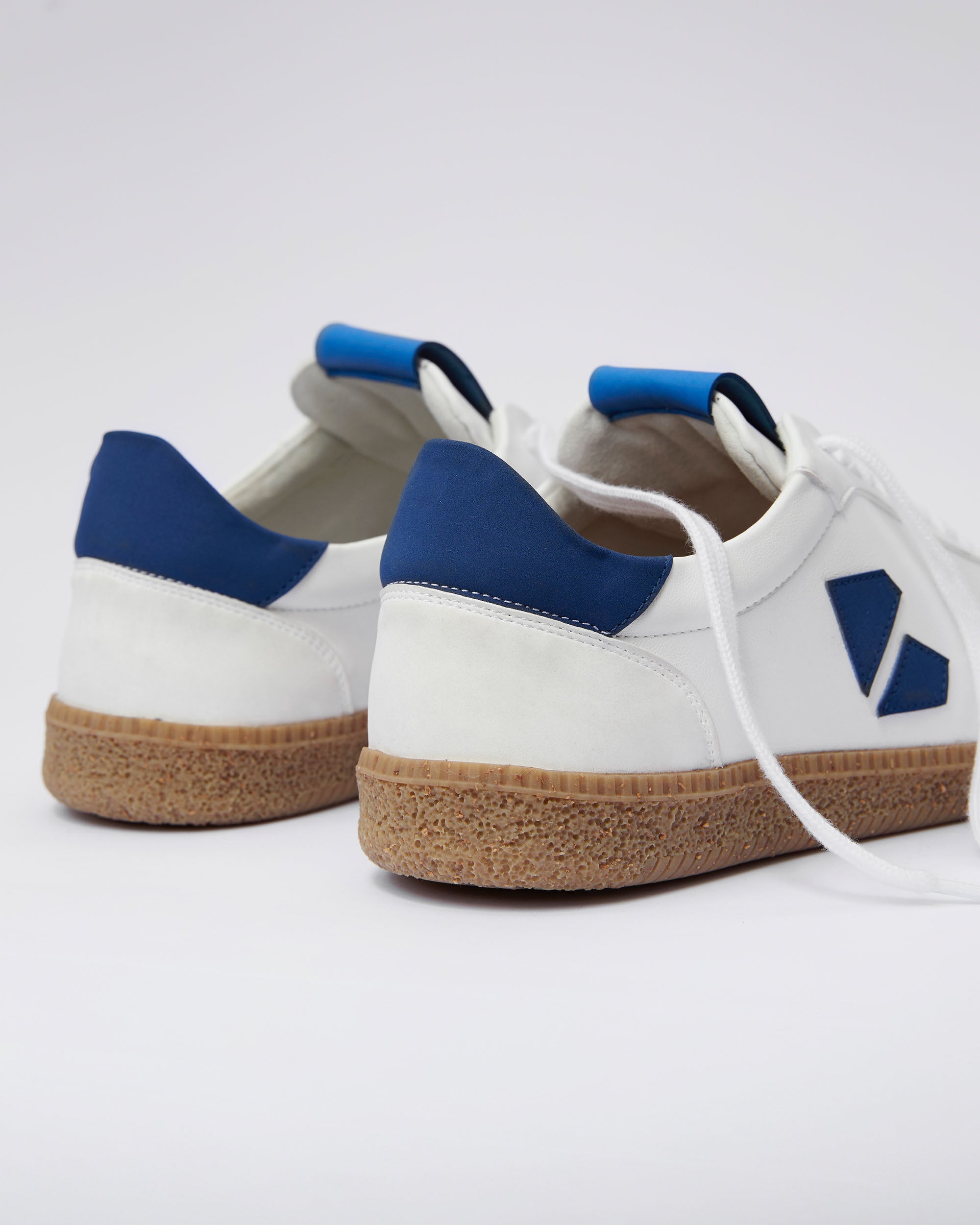 Brava Sneakers White Blue