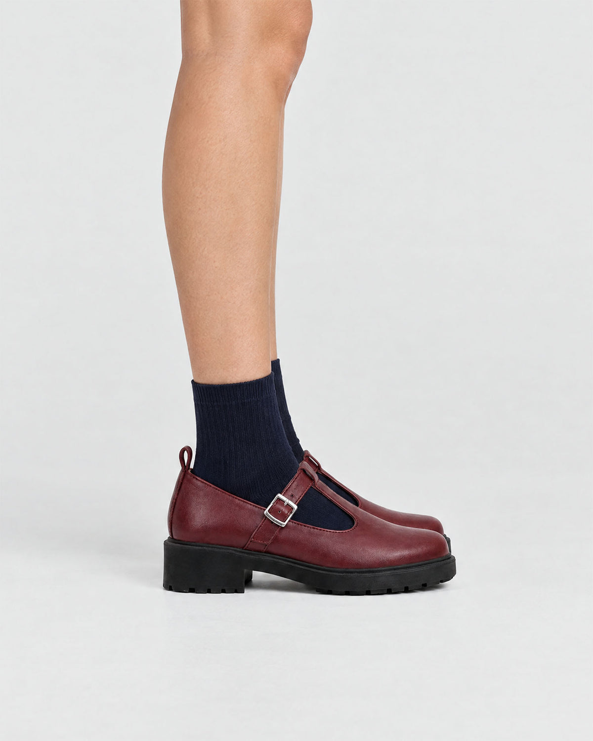 Bordowe buty Mary Jane damskie ze skóry roślinnej – Curtsy | BOHEMA