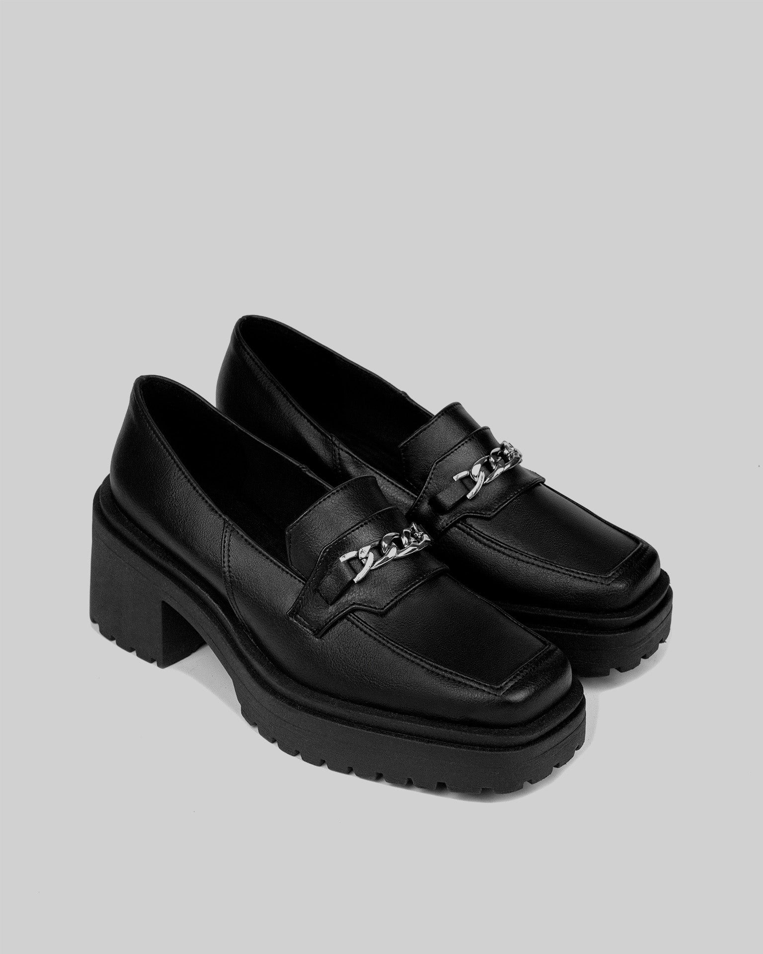 Wegańskie loafersy damskie ze skóry z winogron Squared Loafers Black