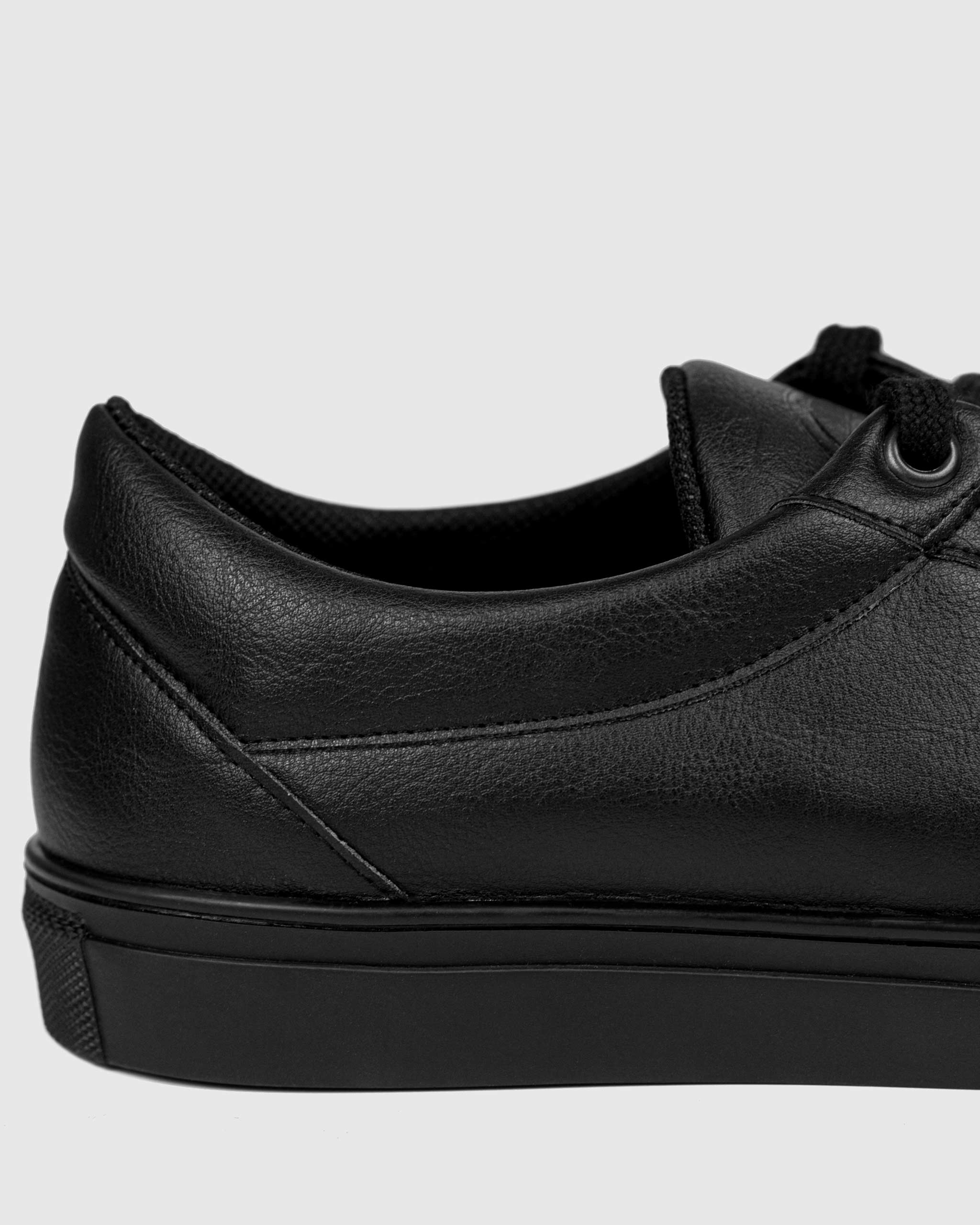 Bohema Sneakers Awake Men Black sneakersy ze skóry z winogron