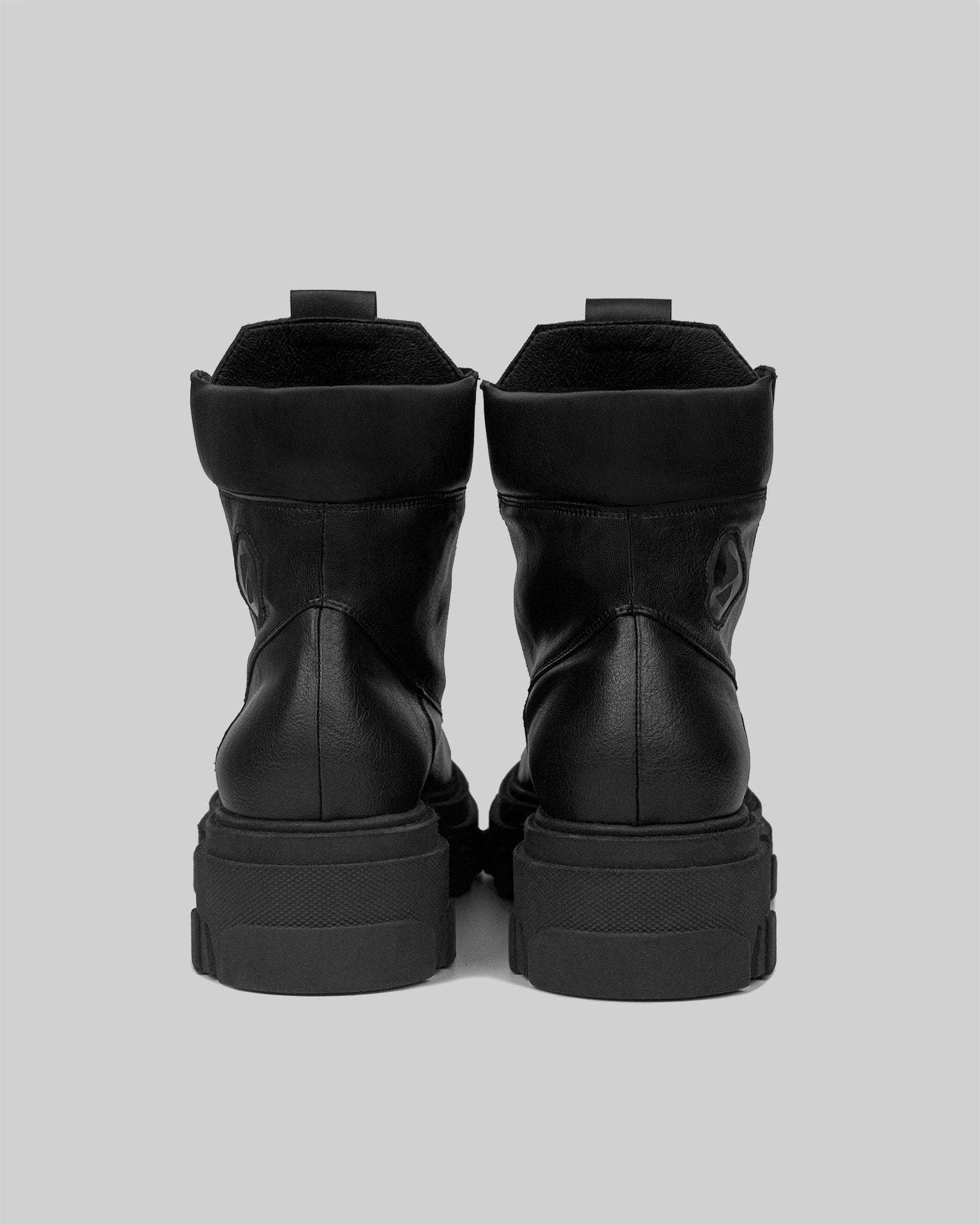 Riot Boots krótkie botki damskie w stylu “worker boots”