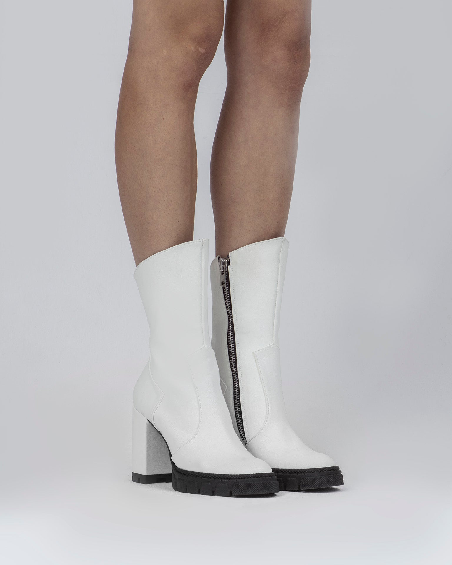 Ritual Boots White botki na obcasie - outlet